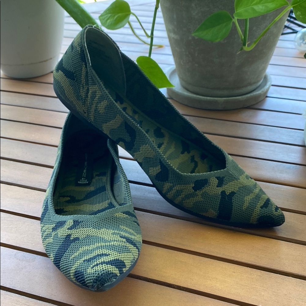 Steven by Steve Madden Rosy flats in camo